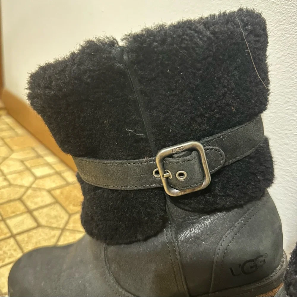 UGG Australia Blayre‎ II Black Leather Fur Boots Womens Size 7